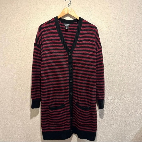 Hot Topic Small Red and Black cardigan